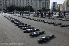 Tüntetés: naponta 153-an halnak meg rákban Romániában