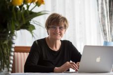 Karikó Katalint ünnepli műsoraival a közmédia