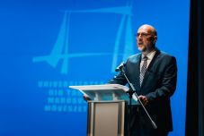 Kelemen Hunor: a Művészeti Egyetem a kreativitás és a sokoldalú művészeti képzés békés szigete