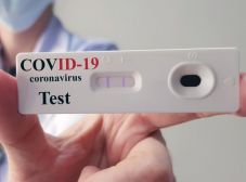 Újranyitották a moduláris egységet a brassói kórház udvarán, mert növekednek a koronavírusos esetszámok