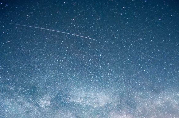 Októberi csillaghullás a Halley-üstökös törmelékfelhőjéből