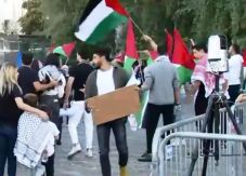 Szigorú biztonsági intézkedések mellett vonultak utcára Bukarestben a palesztinok