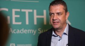 Kassai Viktorral népszerűsíti sportvezetői mesterkurzusát az UEFA