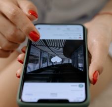 Perelik a Metát, mert platformjait károsnak tartják a fiatalok mentális egészségére