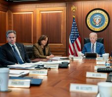 Szakértő: sokszoros kutyaszorítóban van az Egyesült Államok