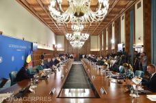 Napirenden a kiadás-csökkentés a pénteki kormányülésen