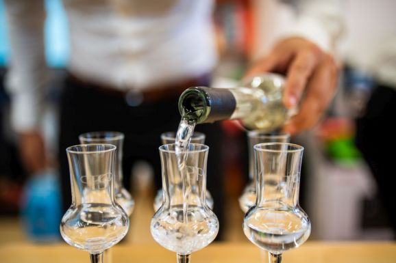 Szilvából, rózsából, de még kápia-paprikából is készül pálinka Erdélyben