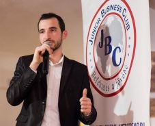 Díjazással bátorítják a háromszéki fiatalokat, merjenek vállalkozni