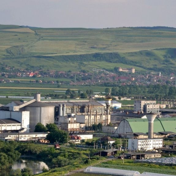 Már a boltokban a marosludasi cukor