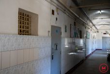 Törvénytervezetet: letöltendő börtönbüntetés jár a drogkereskedőknek