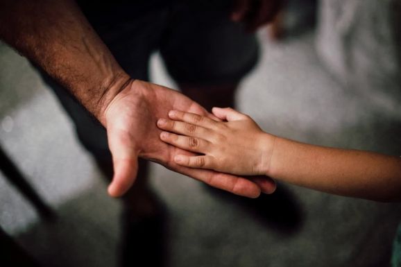 Gyermekvédelmi stratégia: csökkentenék a szegénységben élő gyermekek számát