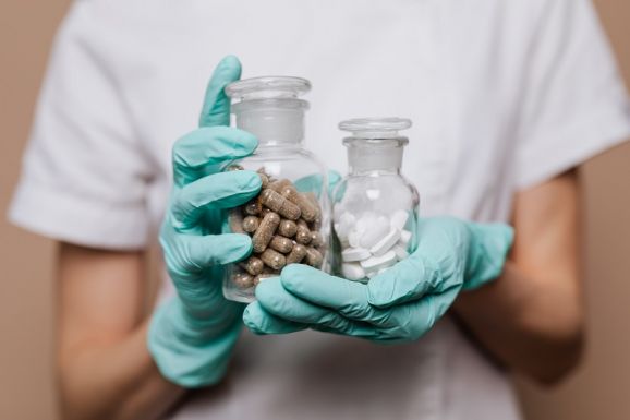 Európai jelentés: a hazai elmegyógyintézetekben elsősorban gyógyszeres kezelést alkalmaznak