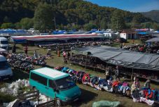 Alternatív útvonalakat és óvintézkedéseket javasol a rendőrség a feketetói vásár miatt