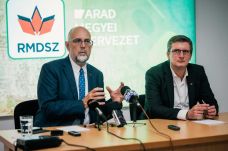 Visszatérne a kormányba az RMDSZ a jövő évi választások után