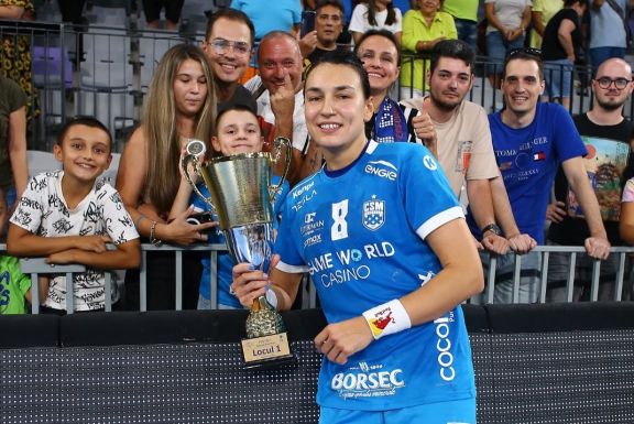 Megbüntette Cristina Neagut az EHF