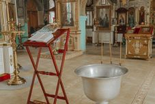 Nem kötelező az ortodox keresztelőn az orvosi igazolás, de a pap kell tudja, milyen egészségi állapotban van a gyermek