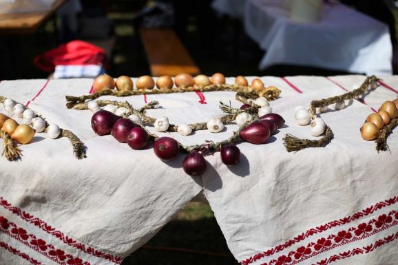 Hagymafesztivál és megemlékezés Szilágyperecsenben