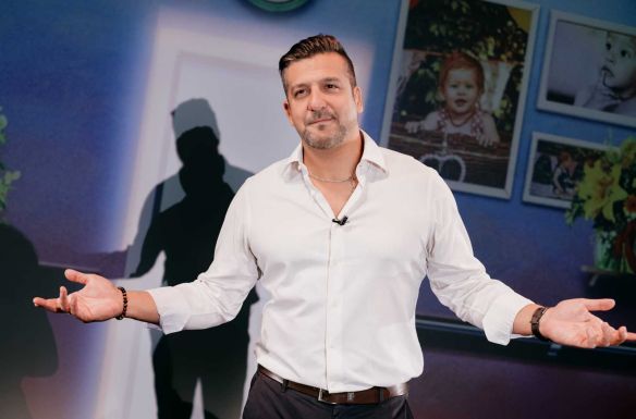 Hogyan értsük félre a nőket? – Csányi Sándor egyszemélyes darabja Kolozsváron