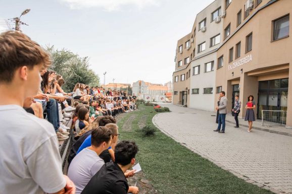 Tanévnyitót tartottak a csíkszeredai Márton Áron Tehetséggondozó Központban