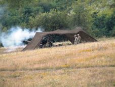 Nagy erőkkel építi a katonaság a lévédelmi óvóhelyeket a drónbecsapódások helyszínén