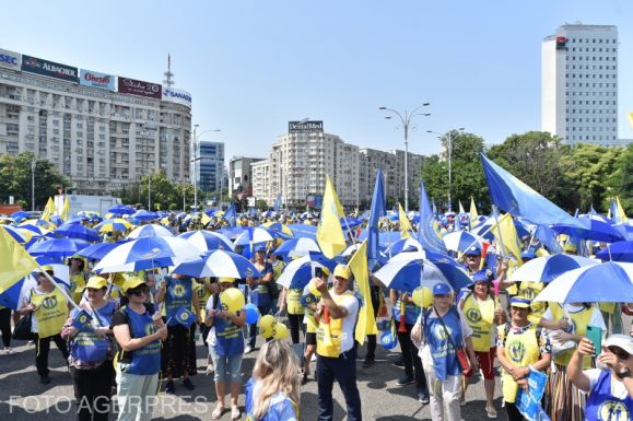 Életbe lépett az egészségügyi dolgozók kollektív munkaszerződése