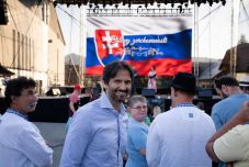 Dulakodtak a szlovák politikusok – a rendőrség is beavatkozott