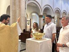 Negyvenhat évesen megkeresztelkedett Ronaldo 