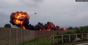 Videóra vették a szörnyű balesetet: lezuhant és felrobbant a repülőgép, meghalt egy 5 éves kislány