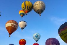 Hőlégballonok parádéja Kézdivásárhelyen