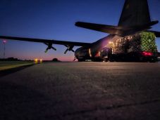 Vizet, zöldségkonzerveket, tábori felszerelést küld Románia a katasztrófa sújtotta Líbiába