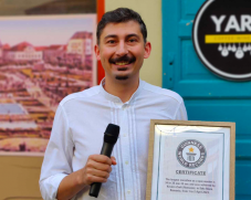 Kézben a Guinness-rekord: 2000 kérdés, 500 erdélyi magyar és 34 kvízzel töltött óra kellett hozzá