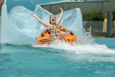 Rekordot döntött a romániai turisták száma Magyarországon