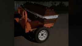 Döbbenetes: megölte a nagybátyját, majd egy mezőgazdasági géppel vitte a holttestet a paphoz