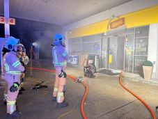 Tűzoltók mentették ki a benzinkút mosdójában felejtett férfit