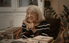 „Vasból van és egy örök túlélő” – Keleti Ágnesről, a legidősebb élő olimpiai bajnokról szóló portréfilmet vetítették Kolozsváron