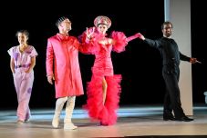 Teltház: Bukarestben játssza a világhírű musicalt a Harag György Társulat