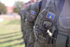 Éleződik a feszültség - Fegyvereket találtak a koszovói lövöldözés helyszínén a rendőrök