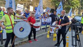 A kormány megszorító intézkedéscsomagja „maszatolás”, azonnali módosítását követeli a szakszervezet