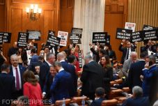 A kormány felelősséget vállalt a megszorításokat és adóemelést tartalmazó intézkedéscsomagért