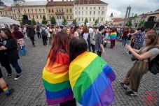 Kulturális különbségekre hivatkozva húzná az időt Románia, mielőtt elismeri az azonos neműek házasságát