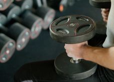 Az edzőteremben halt meg egy fiatalember Kolozs megyében