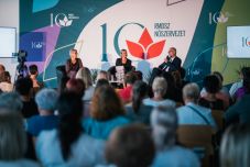 Díjátadóval jubilált az RMDSZ Nőszervezete