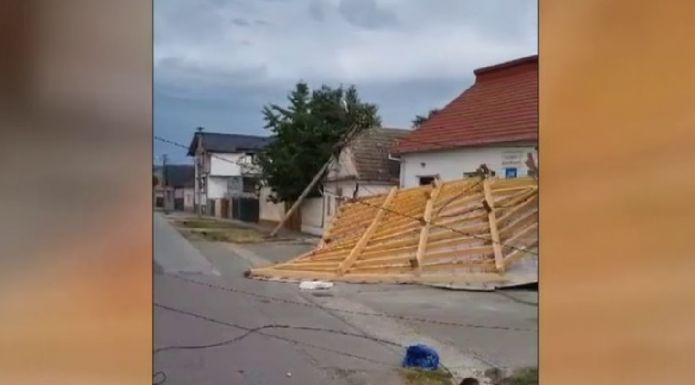 Tetőket rongált meg a vihar Fehér megyében