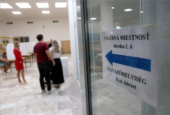 Szlovákiai választások: legalább tíz százalékkal magasabb a részvételi arány, mint legutóbb