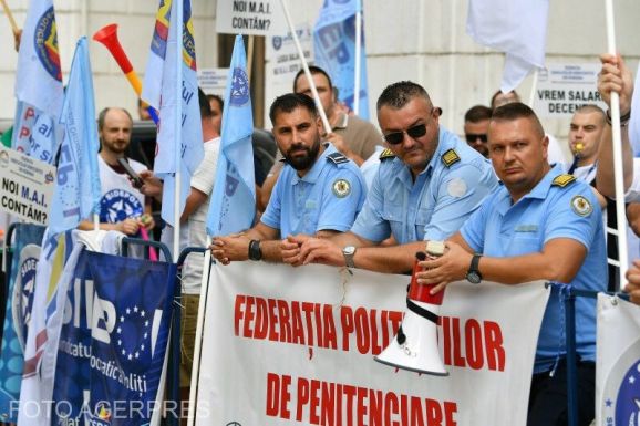 Tiltakozó akciókra készülnek jövő héttől a rendőrök