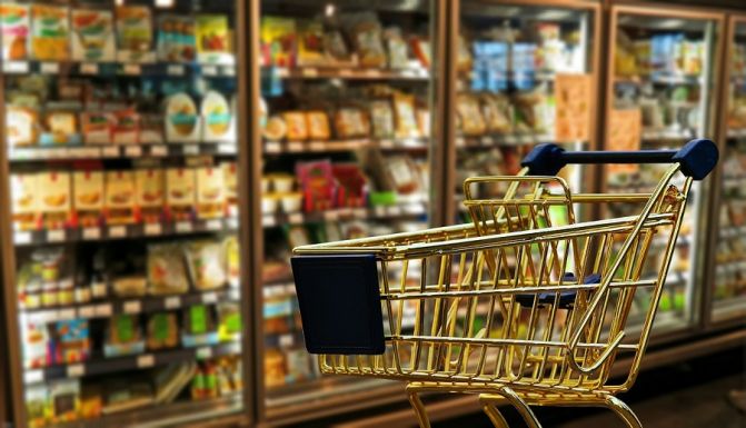 Tízkilós zsákban fele annyi kutyatápot árusított a szupermarket