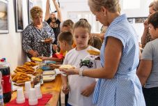 A nyári iskolások számára bezárt, a felnőttek számára megnyílt a Boldogságbolt Nagyenyeden