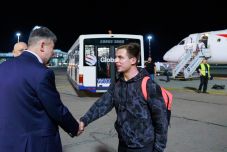 Hazahozták crevediai robbanás egyik külföldön kezelt sérültjét