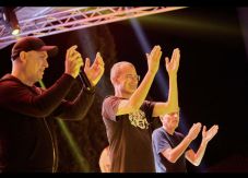 Balesetet szenvedett a temesvári fellépésére igyekvő együttes