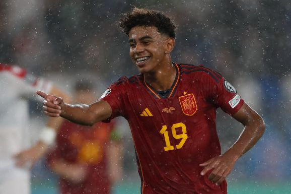 Lamine Yamal történelmet írt a spanyol válogatottban